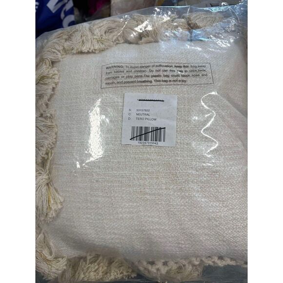 New Anthropologie Tasseled Tero Pillow One Size - Picture 7 of 7